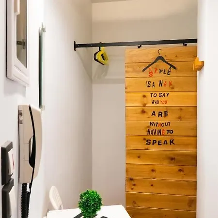 Modern For 2 Ppl In